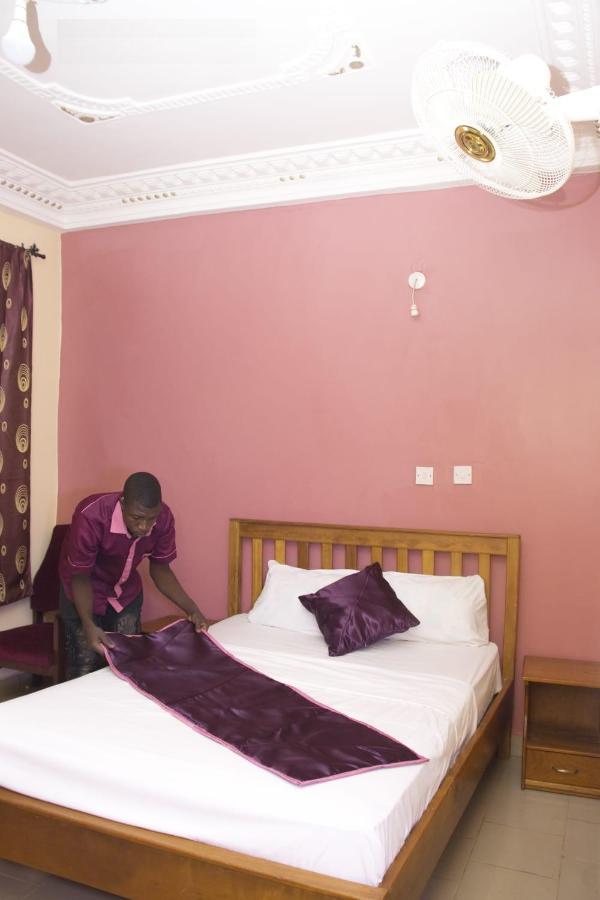 Britannia Hotel Cmr Yaoundé Екстериор снимка