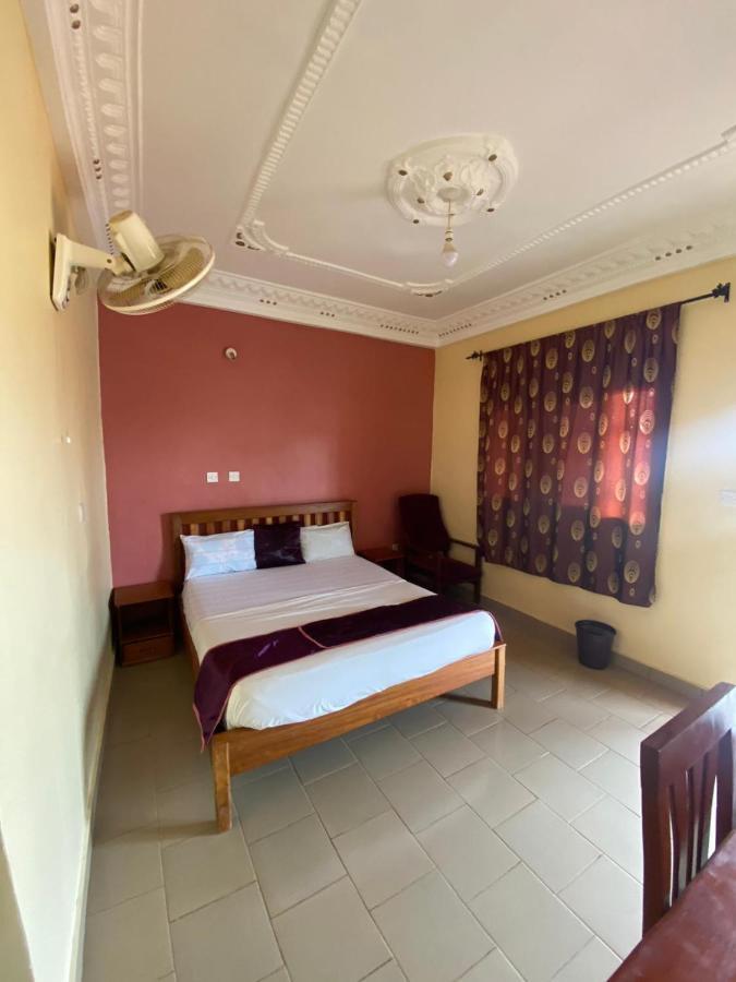 Britannia Hotel Cmr Yaoundé Екстериор снимка