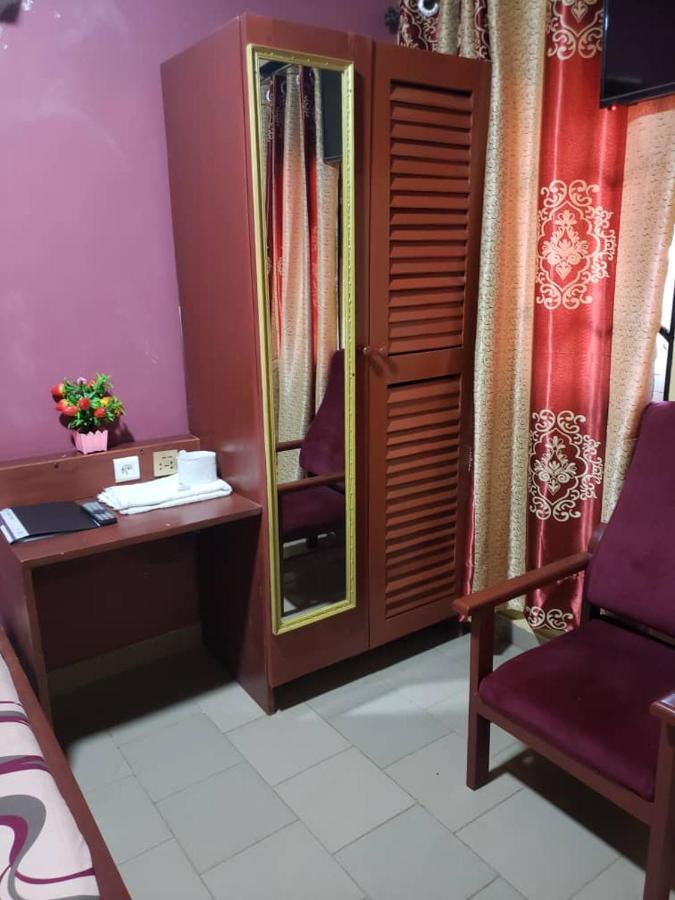 Britannia Hotel Cmr Yaoundé Екстериор снимка