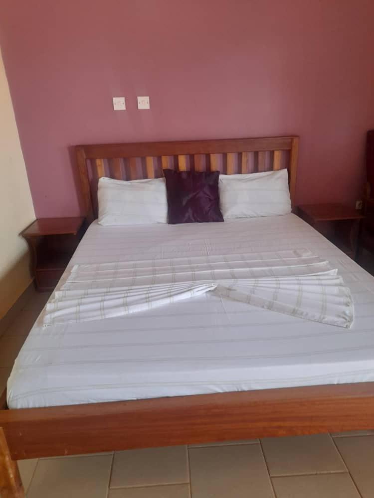 Britannia Hotel Cmr Yaoundé Екстериор снимка